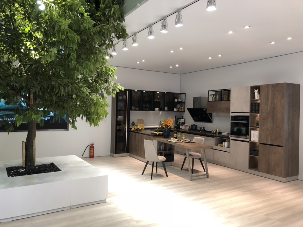 恒盛平台全新环保概念馆亮相成都国际家具展，引领环保新风尚！