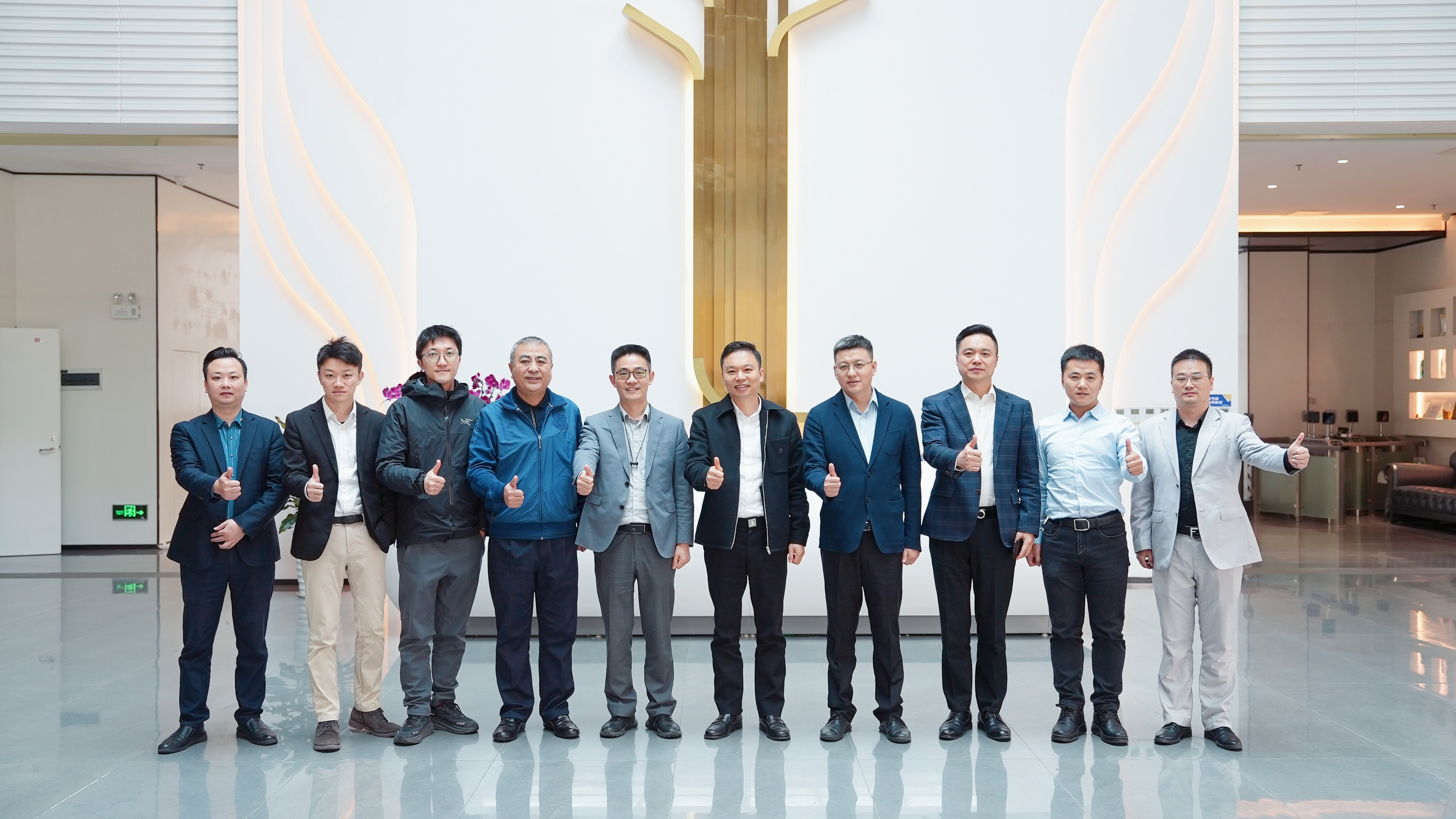 携手深化 共赢未莱 | 红星美凯龙集团总裁施姚峰携团队莅临恒盛平台参观交流